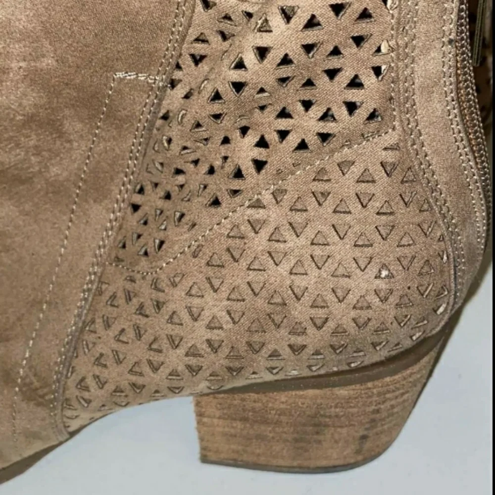 Madden Girl Cut Out Beige Booties - Picture 10 of 11